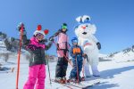 Kinder entdecken spielerisch die Welt des Skifahrens in Obertauern