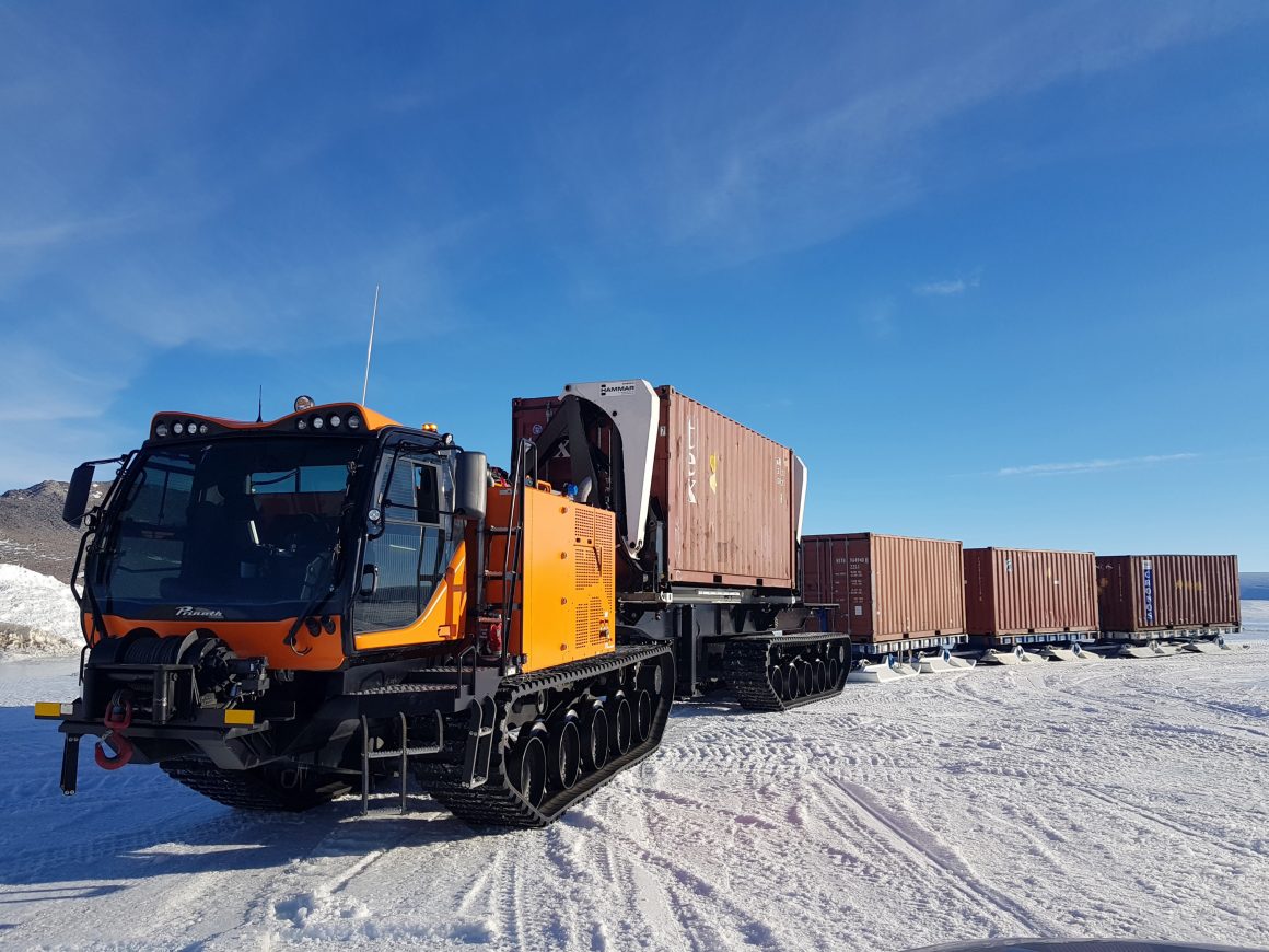 Raupenfahrzeug für den Transport in der Antarktis